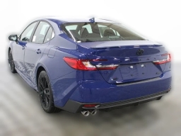 Toyota Camry SE (Natl) 2026