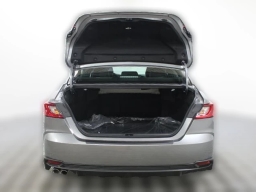 Toyota Camry SE (Natl) 2026