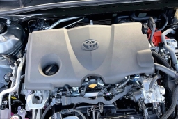 Toyota Camry SE (Natl) 2026