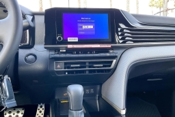 Toyota Camry SE (Natl) 2026