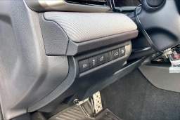 Toyota Camry SE (Natl) 2026