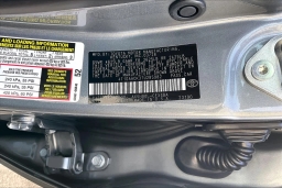 Toyota Camry SE (Natl) 2026