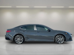 Toyota Camry XLE (Natl) 2026