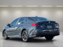 Toyota Camry XLE (Natl) 2026