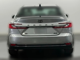 Toyota Camry XLE (Natl) 2026