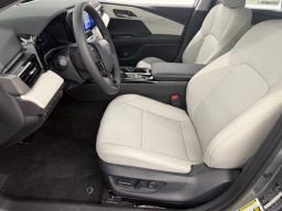 Toyota Camry XLE (Natl) 2026