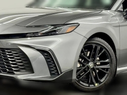 Toyota Camry SE (Natl) 2026