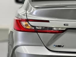 Toyota Camry SE (Natl) 2026