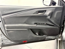 Toyota Camry SE (Natl) 2026