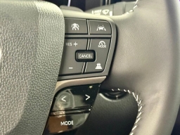 Toyota Camry SE (Natl) 2026