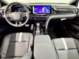 Toyota Camry SE (Natl) 2026