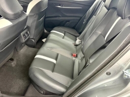 Toyota Camry SE (Natl) 2026