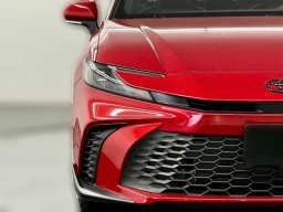 Toyota Camry SE (Natl) 2026