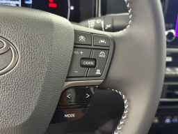 Toyota Camry SE (Natl) 2026