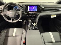 Toyota Camry SE (Natl) 2026