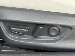 Toyota Camry XLE (Natl) 2026