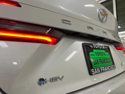 Toyota Camry XLE (Natl) 2026