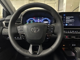Toyota Camry XLE (Natl) 2026