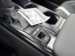 Toyota Camry SE AWD (Natl) 2026