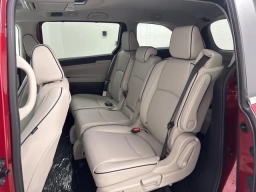 Honda Odyssey Touring Auto 2026