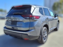 Nissan Rogue S FWD 2026