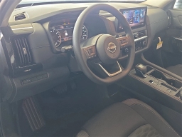 Nissan Pathfinder S 2WD 2026