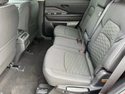 Nissan Pathfinder SV 2WD 2026