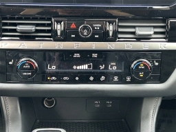 Nissan Pathfinder SV 2WD 2026