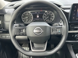 Nissan Pathfinder SV 2WD 2026