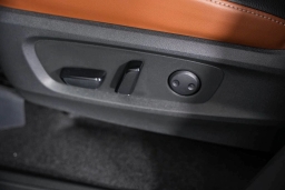 Nissan Pathfinder Platinum 2WD 2025