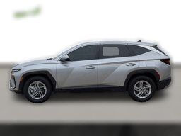 Hyundai Tucson SE FWD 2026