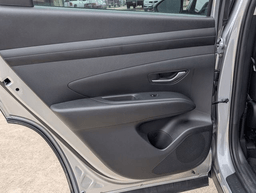 Hyundai Tucson SE FWD 2026