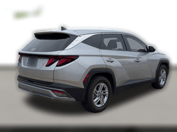 Hyundai Tucson SE FWD 2026