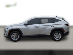 Hyundai Tucson SE FWD 2026