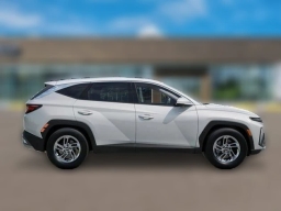 Hyundai Tucson SE FWD 2026