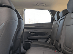 Hyundai Tucson SE FWD 2026