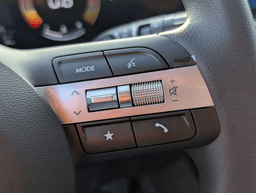 Hyundai Tucson SE FWD 2026