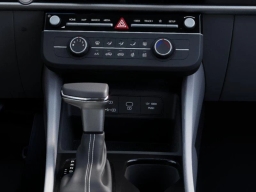 Hyundai Tucson SE FWD 2026