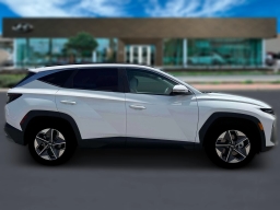 Hyundai Tucson SEL Premium FWD 2026