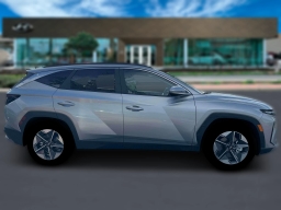 Hyundai Tucson SEL Premium FWD 2026