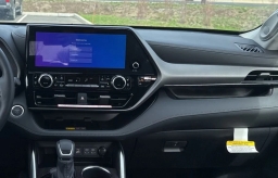 Toyota Highlander Hybrid Limited AWD (Natl) 2026