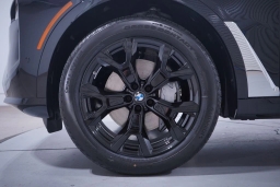 BMW X7 xDrive40i Sports Activity Vehicle 2026