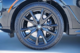 BMW X7 xDrive40i Sports Activity Vehicle 2026