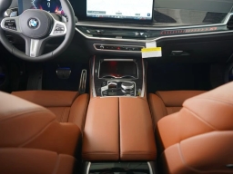 BMW X7 xDrive40i Sports Activity Vehicle 2026