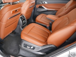 BMW X7 xDrive40i Sports Activity Vehicle 2026