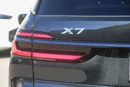 BMW X7 xDrive40i Sports Activity Vehicle 2026