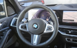 BMW X7 xDrive40i Sports Activity Vehicle 2026