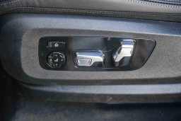 BMW X7 xDrive40i Sports Activity Vehicle 2026