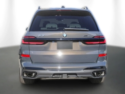 BMW X7 xDrive40i Sports Activity Vehicle 2026