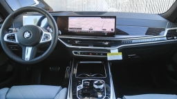 BMW X7 xDrive40i Sports Activity Vehicle 2026